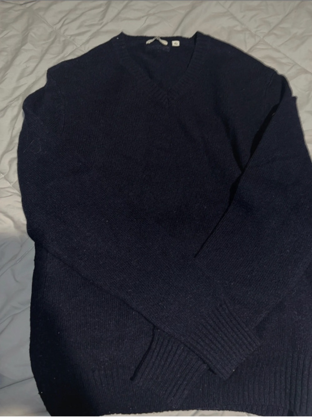 Uniqlo Men's V-Neck Sweater - Navy Blue